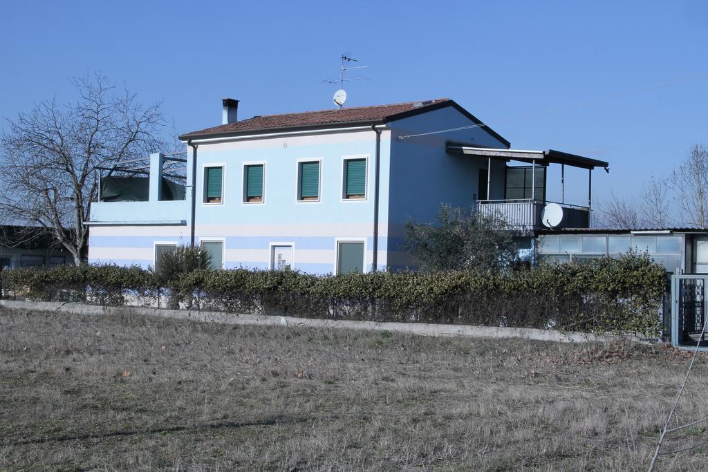 Corte Graziella Castel d'Azzano Esterno foto