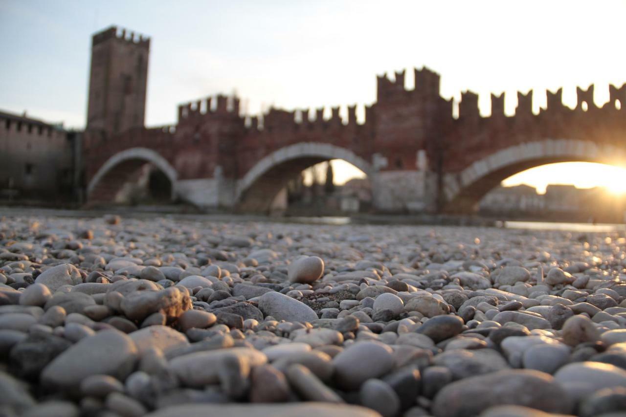 Corte Graziella Castel d'Azzano Esterno foto